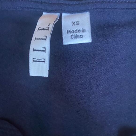 Elle Size XS Fairy Cottage Scalloped Hem New with Tags sleeveless blouse Navy - Picture 5 of 8